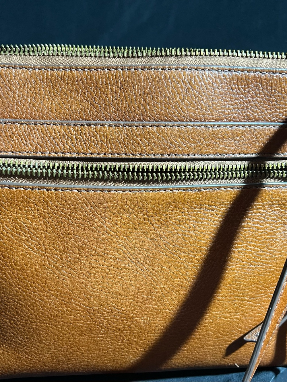 Women’s Leather Crossbody Bag in Tan - Classic Everyday Carry